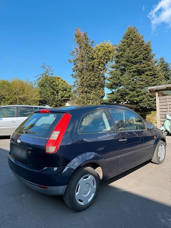 Gebraucht Ford Fiesta 60 PS (44 kW) 2005 Blau Kleinwagen