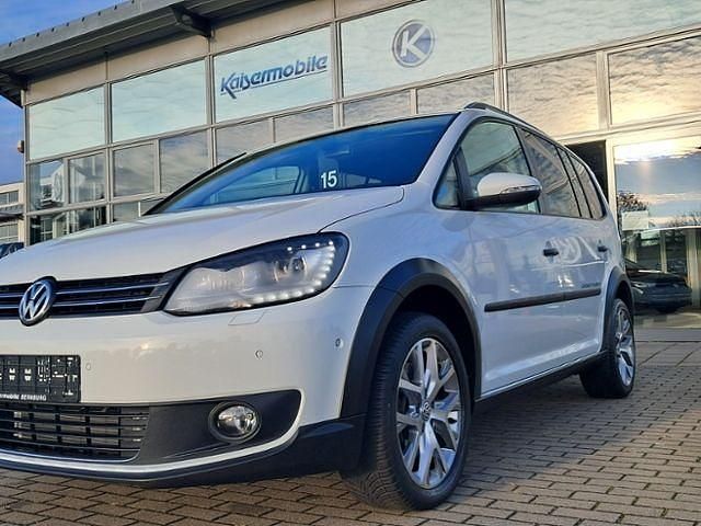 Gebraucht VW Touran Cross 140 PS (102 kW) 2015 Weiß Van / Kleinbus