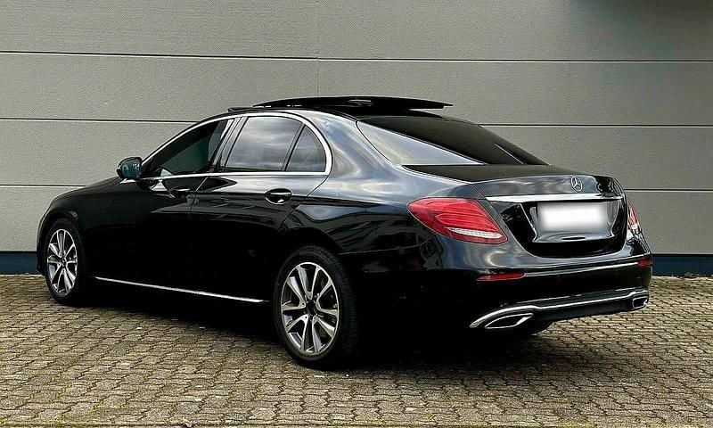 Gebraucht Mercedes E350 258 PS (189 kW) 2017 Schwarz Limousine