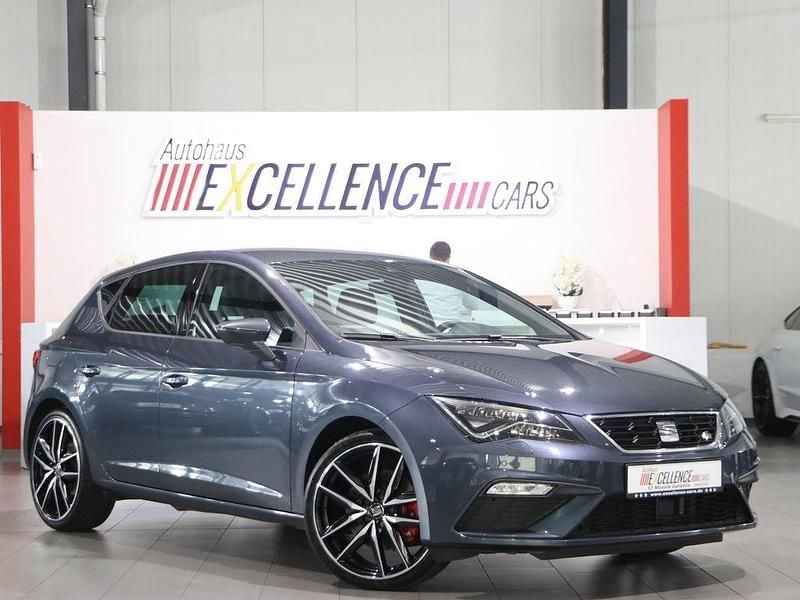 Grau Gebraucht 2019 Seat Leon FR Sport Limousine | 19.444 € (Fairer Preis) - Bild 1/4