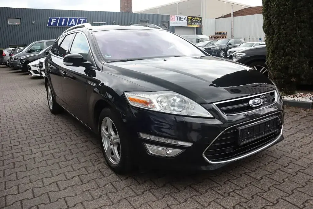 Gebraucht Ford Mondeo Titanium 203 PS (149 kW) 2012 Schwarz Limousine