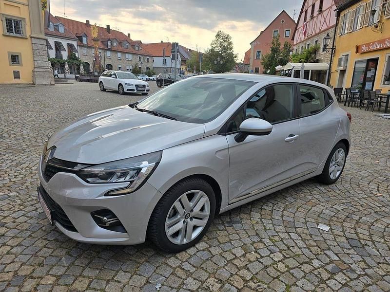 Silber Gebraucht 2020 Renault Clio V Limousine | 14.500 € (Guter Preis) - Bild 1/4