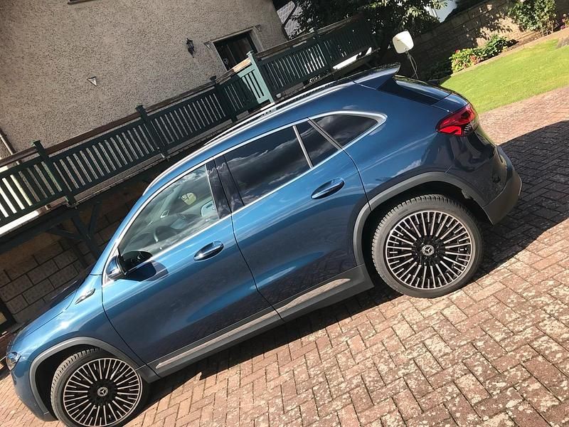 Blau Gebraucht 2021 Mercedes EQA250 SUV | 28.800 € (Superpreis) - Bild 1/4