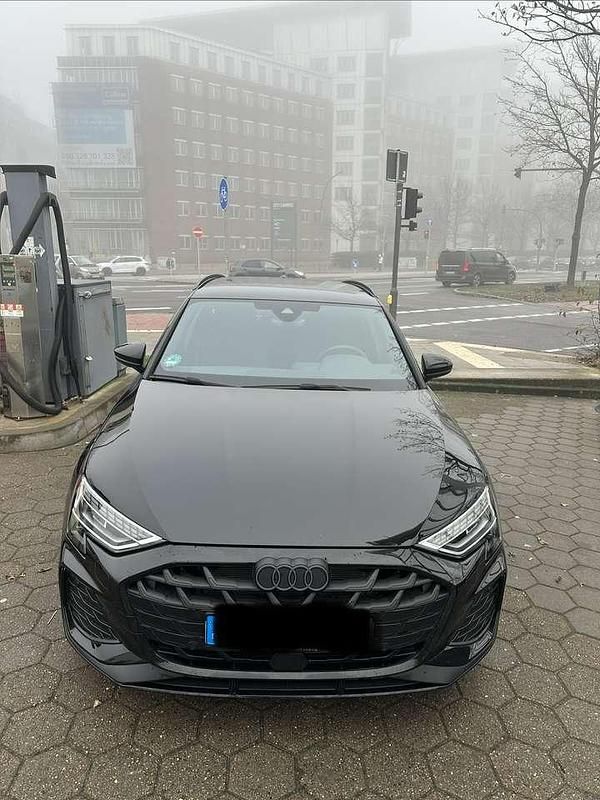 Schwarz Gebraucht 2024 Audi A3 S-Line Kleinwagen | 35.000 € (Fairer Preis) - Bild 1/4