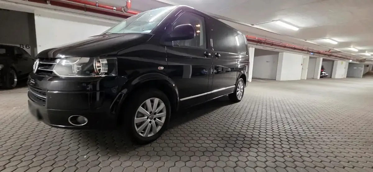 Gebraucht VW Multivan Highline 180 PS (132 kW) 2011 Schwarz Van / Kleinbus