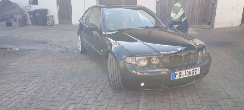 Schwarz Gebraucht 2001 BMW 325 Performance Limousine | 14.999 € - Bild 1/4