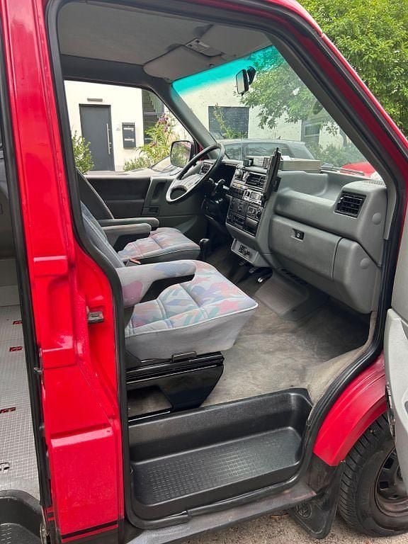 Rot Gebraucht 1993 VW T4 Van | 3.500 € - Bild 1/4