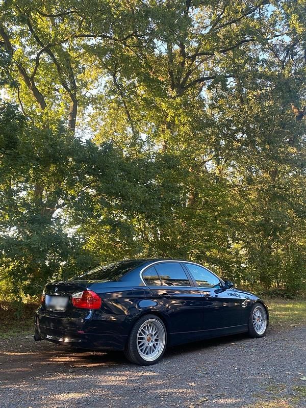 Gebraucht BMW 325 218 PS (160 kW) 2005 Blau Limousine