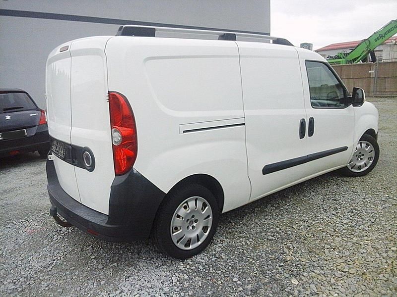 Gebraucht Fiat Doblò 135 PS (99 kW) 2011 Colore esterno (weiß) Van / Kleinbus