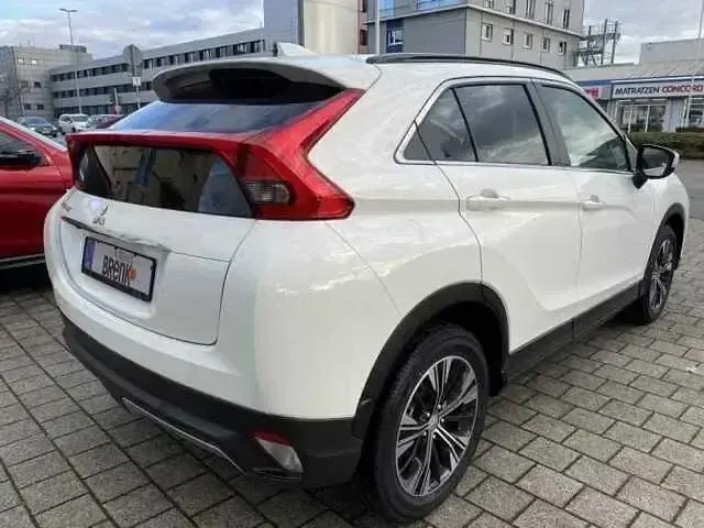 Gebraucht Mitsubishi Eclipse Cross Spirit 163 PS (119 kW) 2020 Wei\u00df SUV