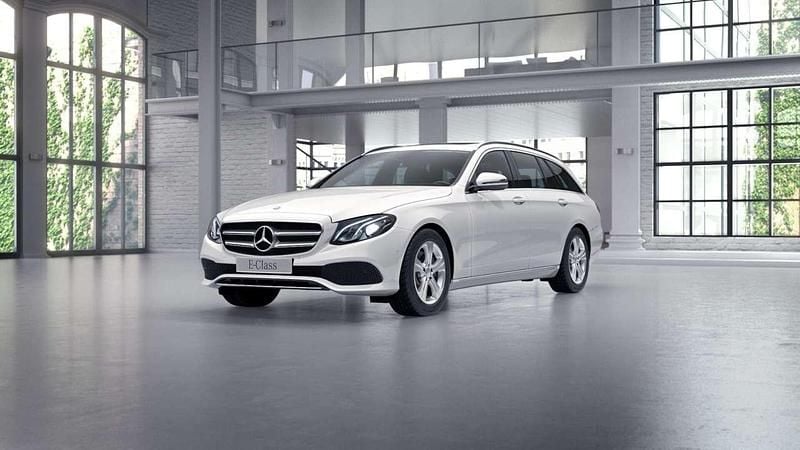 Gebraucht Mercedes E250 211 PS (155 kW) 2016 Unilack polarweiß Kombi