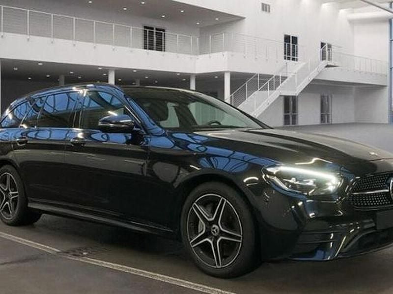 Gebraucht Mercedes E300 AMG 320 PS (235 kW) 2021 Schwarz Kombi