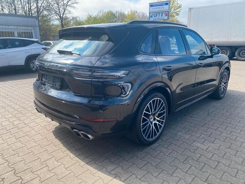 Gebraucht Porsche Cayenne Turbo 549 PS (403 kW) 2018 Schwarz SUV