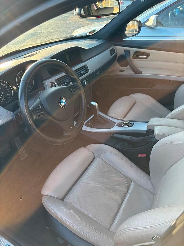 Gebraucht BMW 325 M Sport 204 PS (150 kW) 2010 Schwarz Kombi