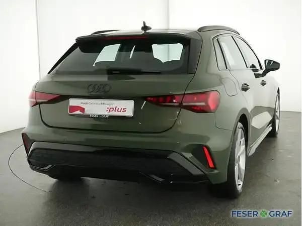 Gebraucht Audi A3 Ambiente 150 PS (110 kW) 2025 Distriktgrün metallic Limousine
