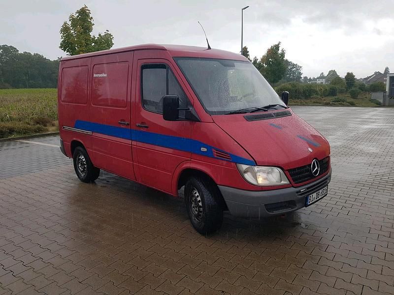 Rot Gebraucht 2004 Mercedes Sprinter Van | 2.900 € (Superpreis) - Bild 1/4