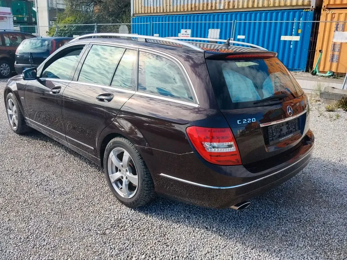 Gebraucht Mercedes C220 170 PS (125 kW) 2012 Braun Limousine