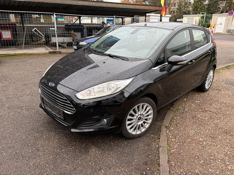 Gebraucht Ford Fiesta Titanium 101 PS (74 kW) 2014 Schwarz Kleinwagen