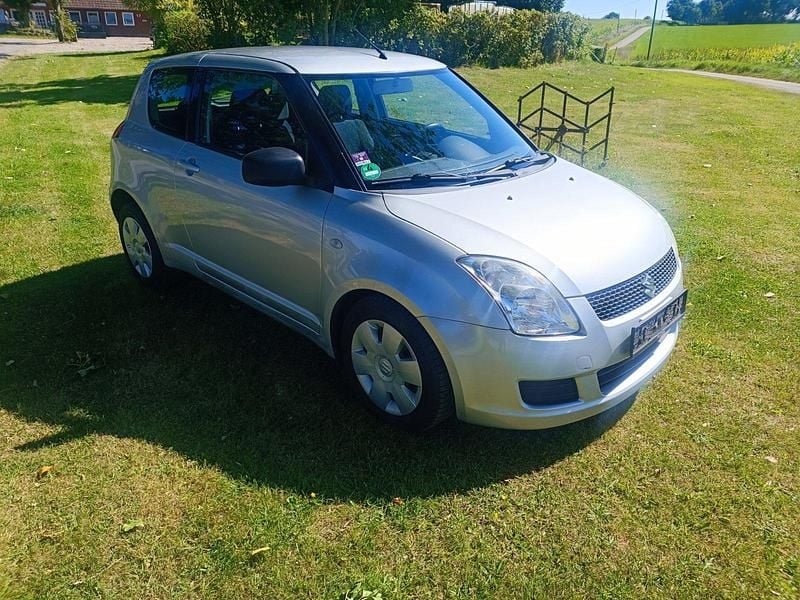 Silber Gebraucht 2008 Suzuki Swift Kleinwagen | 2.650 € (Fairer Preis) - Bild 1/4
