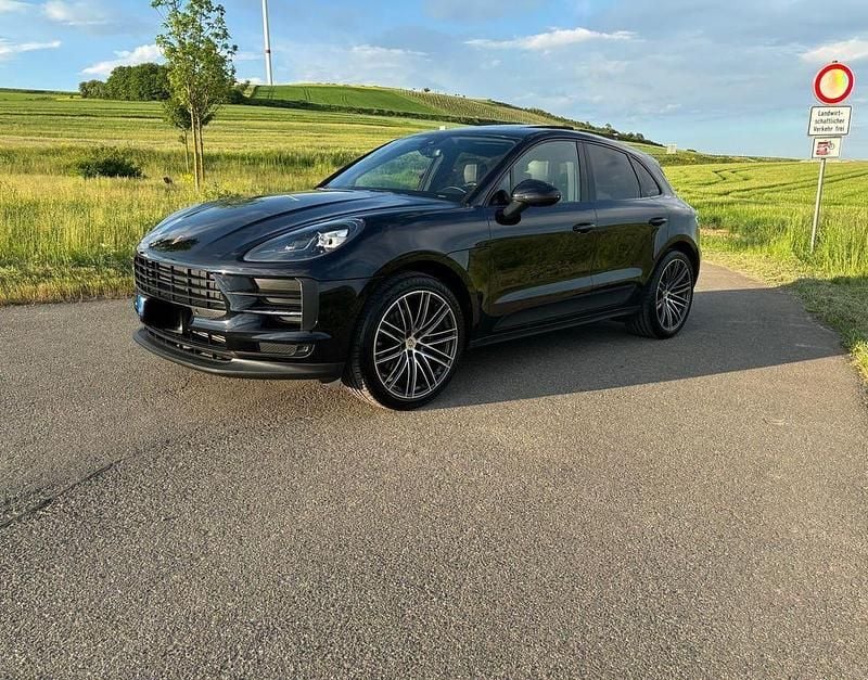 Gebraucht Porsche Macan 245 PS (180 kW) 2019 Schwarz SUV