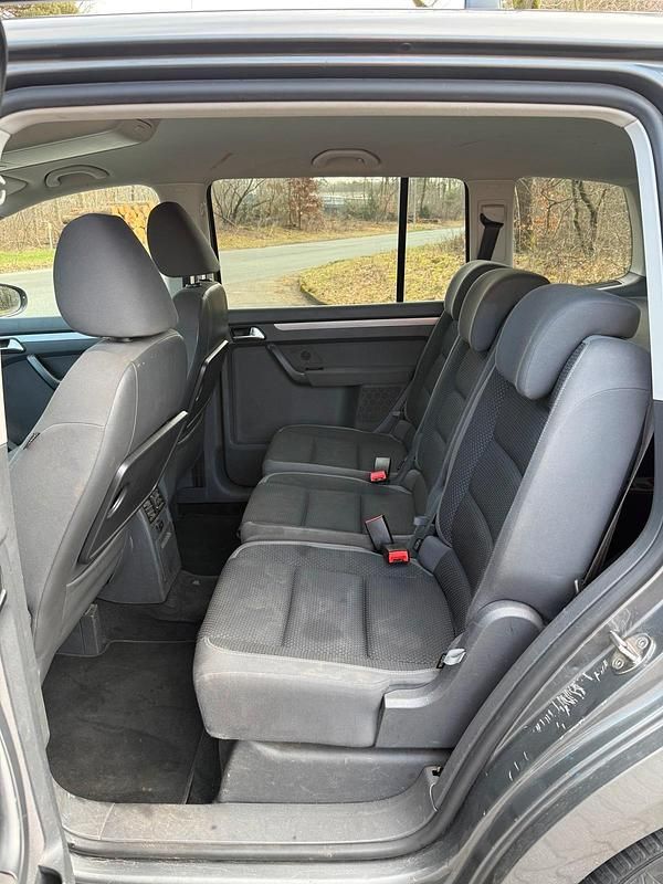 Gebraucht VW Touran 105 PS (77 kW) 2011 Grau Van / Kleinbus