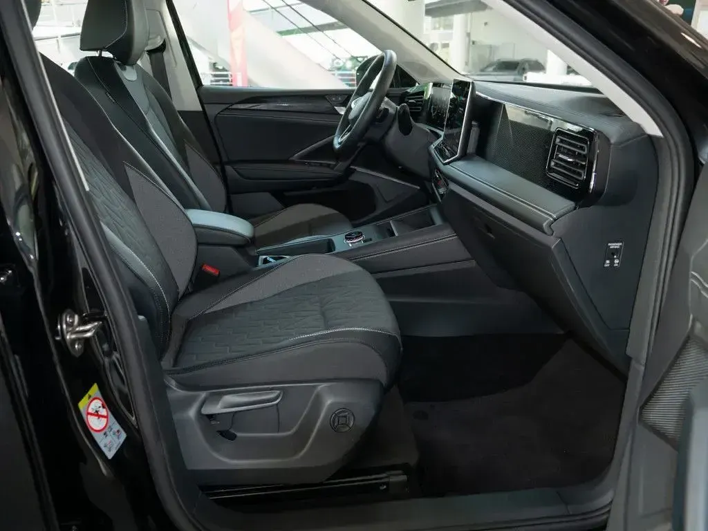 Gebraucht VW Tiguan Goal 150 PS (110 kW) 2025 Schwarz SUV
