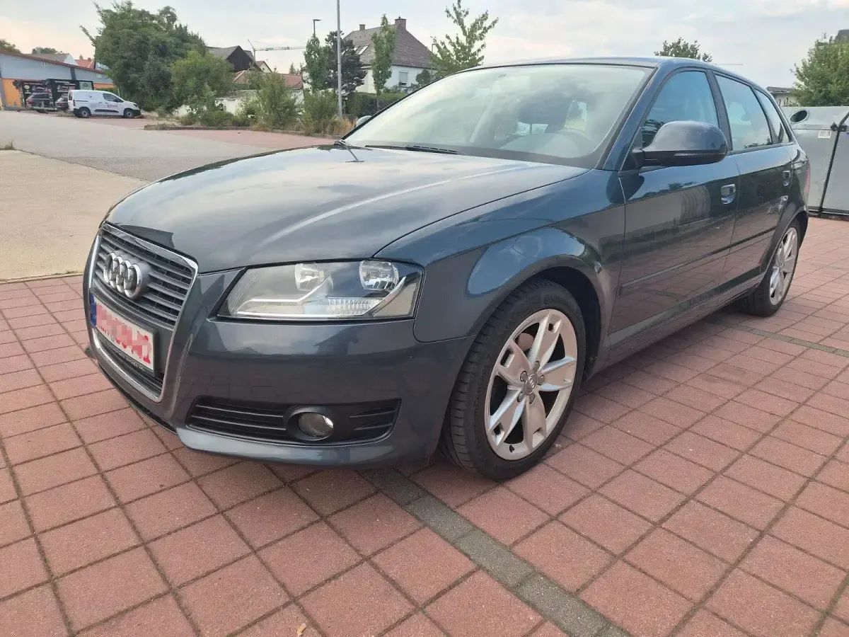 Gebraucht Audi A3 Sportback Sport 125 PS (91 kW) 2010 Grau Kleinwagen