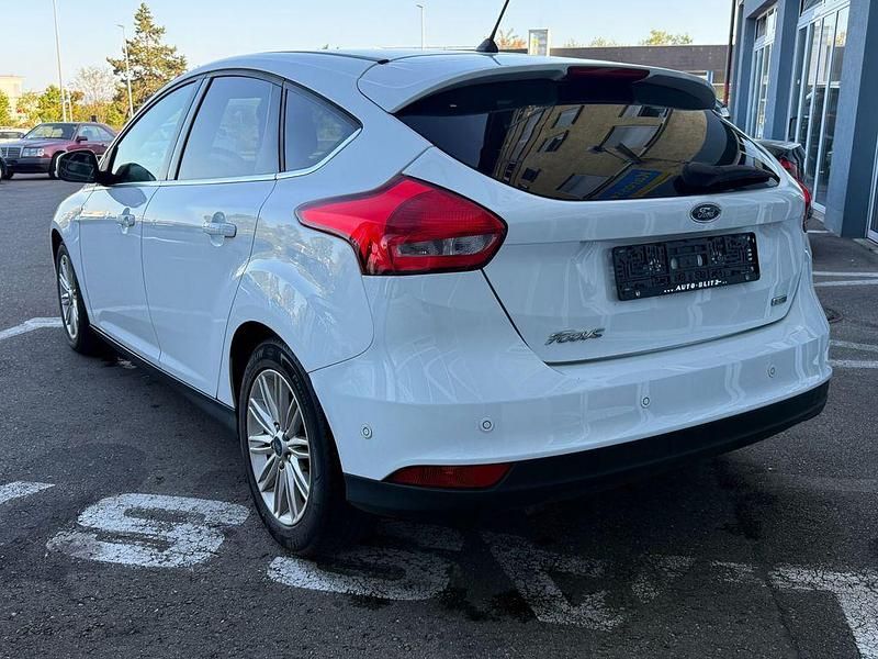Gebraucht Ford Focus Cool & Connect 125 PS (91 kW) 2018 Weiß Limousine