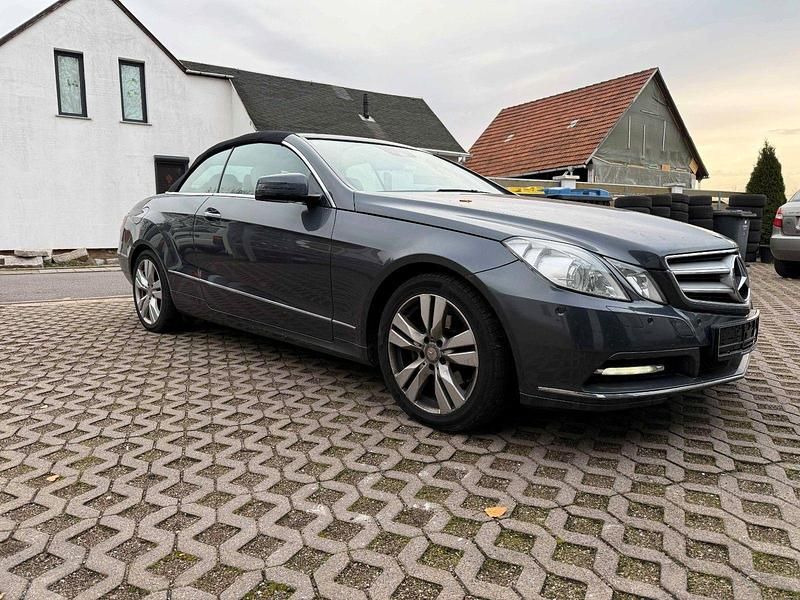 Silber Gebraucht 2012 Mercedes E220 Avantgarde Cabrio | 10.000 € (Superpreis) - Bild 1/4