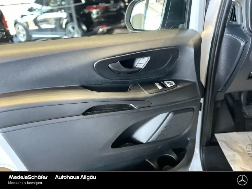 Gebraucht Mercedes Vito 163 PS (119 kW) 2024 Arktikweiß Van