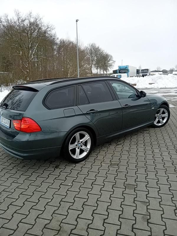 Andere farben Gebraucht 2010 BMW 320 Comfort Edition Kombi | 3.850 € (Guter Preis) - Bild 1/4