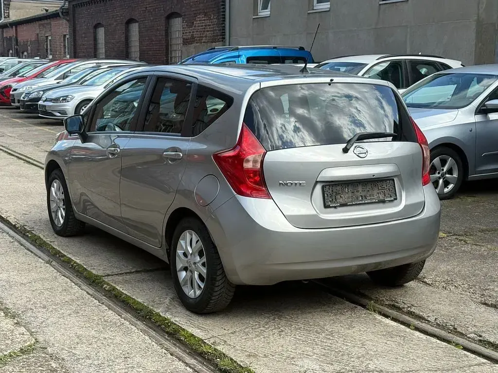Gebraucht Nissan Note Acenta+ 80 PS (58 kW) 2015 Silber Kleinwagen
