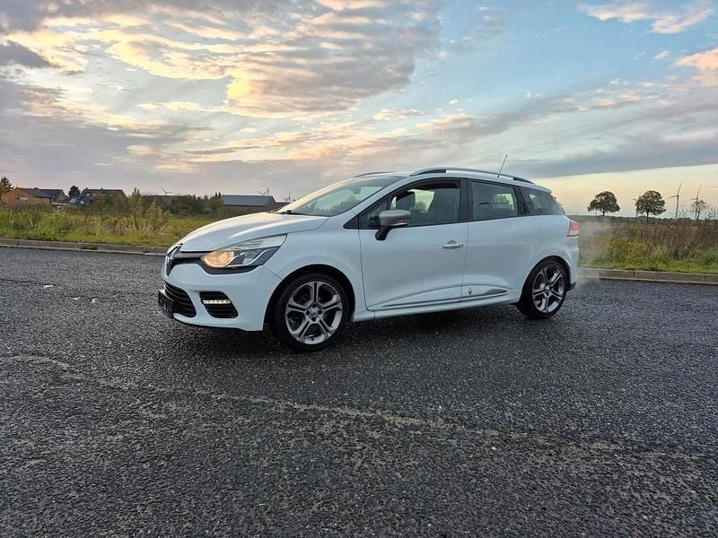 Weiß Gebraucht 2016 Renault Clio GrandTour GT GT Kombi | 8.890 € - Bild 1/4