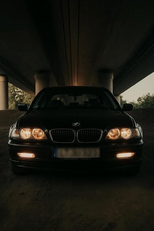 Grün Gebraucht 1998 BMW 323 Limousine | 3.500 € (Etwas zu teuer) - Bild 1/4