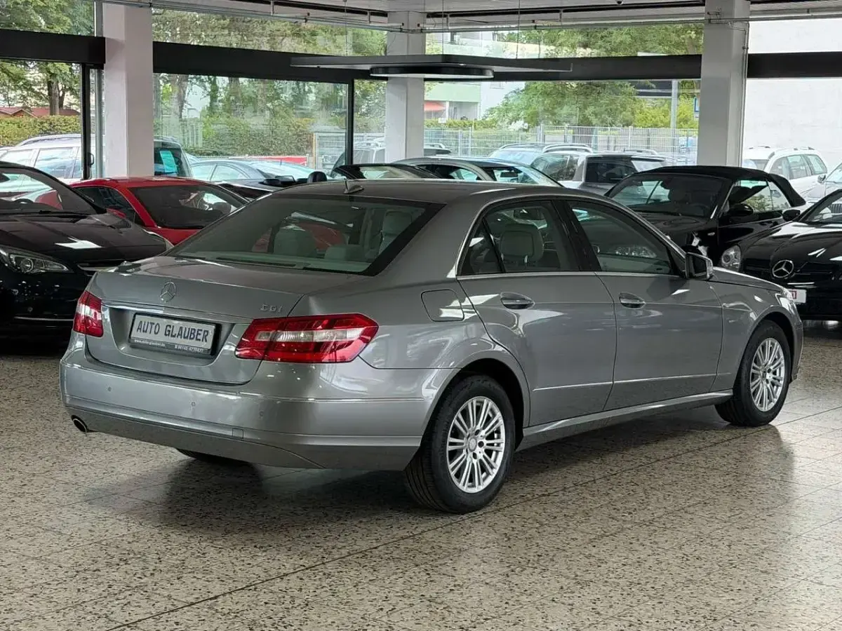 Gebraucht Mercedes E200 184 PS (135 kW) 2010 Silber Limousine