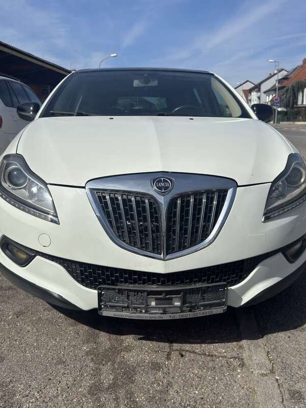 Weiß Gebraucht 2010 Lancia Delta Kombi | 5.999 € - Bild 1/4
