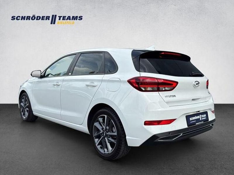 Gebraucht Hyundai i30 Edition 30+ 120 PS (88 kW) 2022 Weiß Limousine