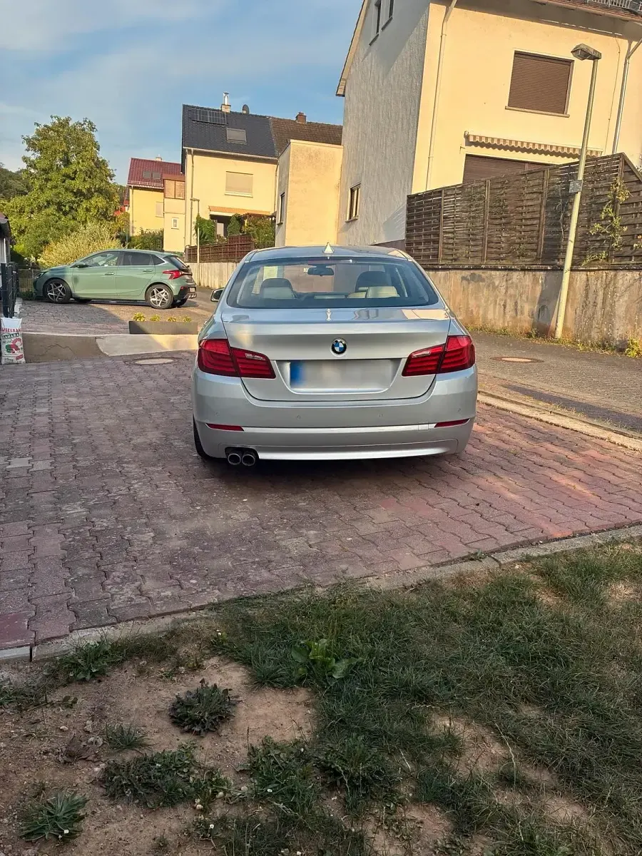 Gebraucht BMW 530 245 PS (180 kW) 2010 Silber Limousine