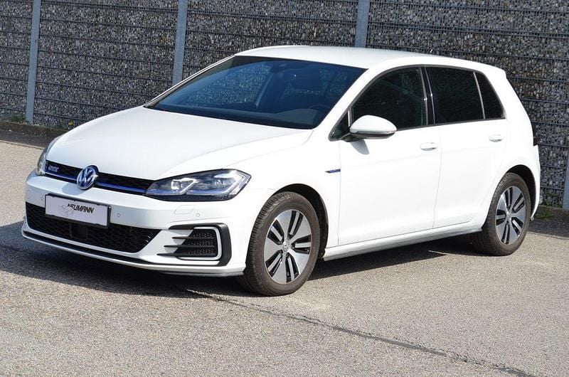 Gebraucht VW Golf VIII GTE 150 PS (110 kW) 2020 Weiß Limousine