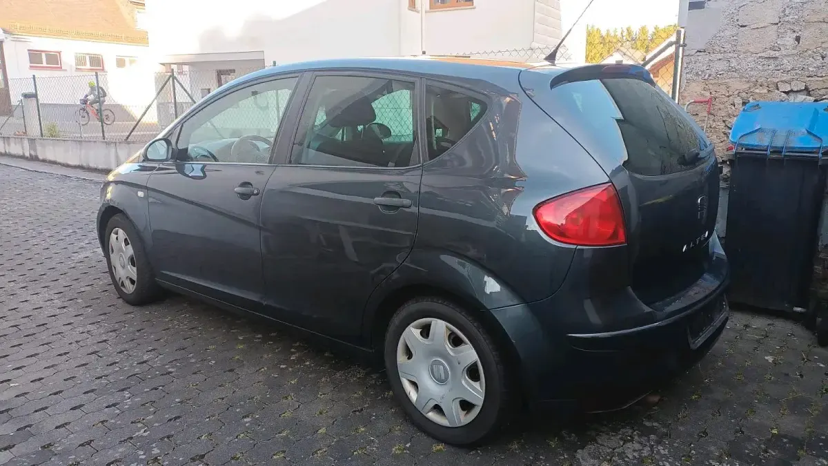 Używany Seat Altea 102 KM (75 kW) 2007 Szary Kombi