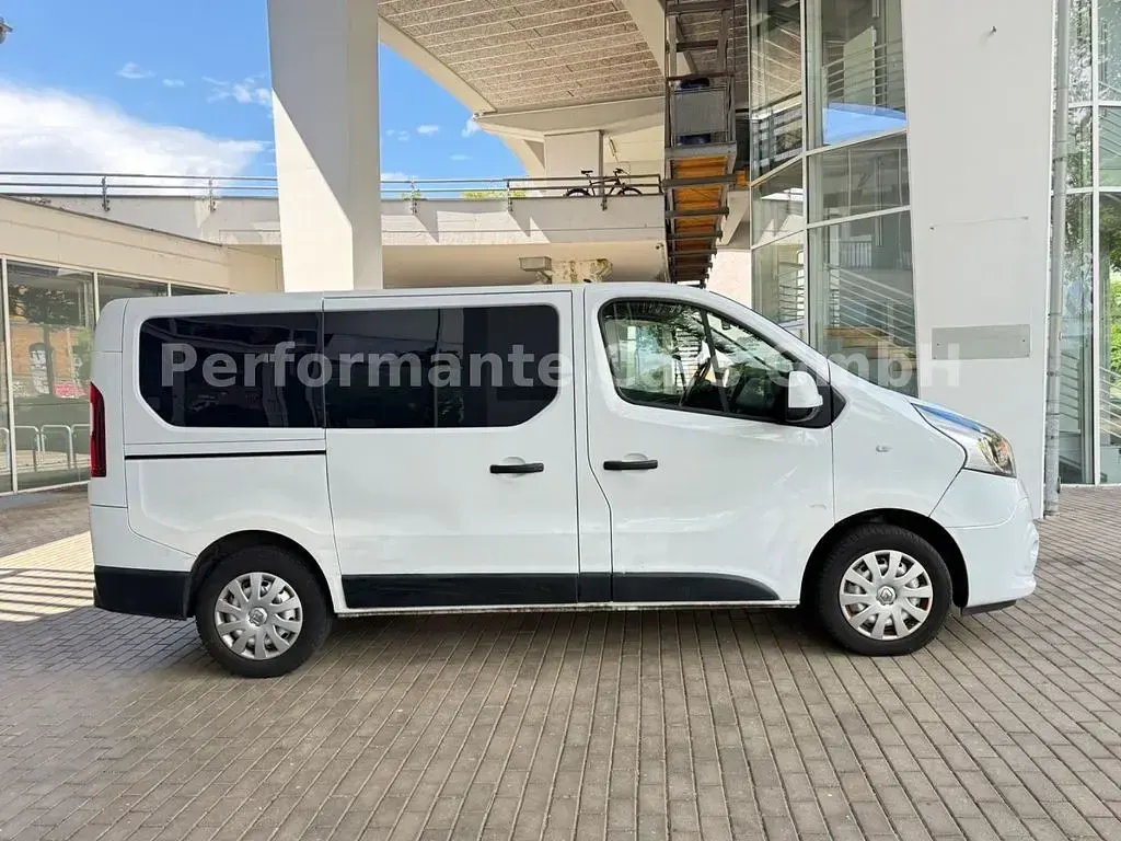 Gebraucht Renault Trafic 120 PS (88 kW) 2015 Other Van / Kleinbus
