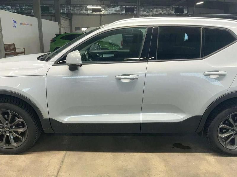 Gebraucht Volvo XC40 Momentum 163 PS (119 kW) 2020 Grau SUV