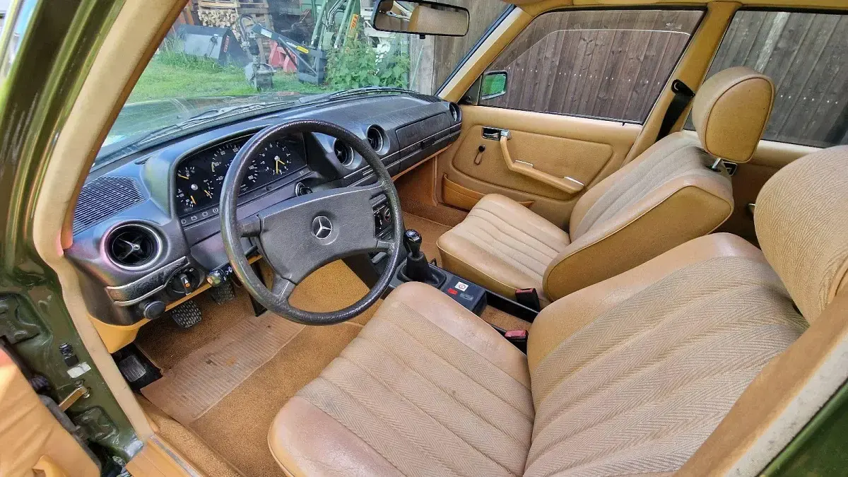 Gebraucht Mercedes 240 72 PS (52 kW) 1982 Grün Kombi
