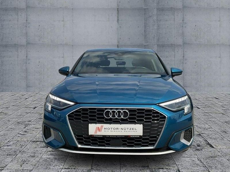 Second-hand Audi A3 Advanced 204 CP (150 kW) 2021 Albastru Berlinǎ