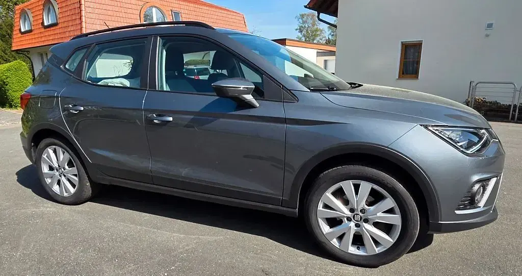 Gebraucht Seat Arona 95 PS (69 kW) 2017 Grau SUV