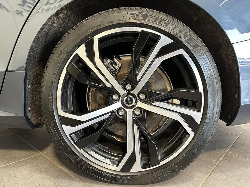 Gebraucht Volvo V60 Plus 398 PS (292 kW) 2022 Denim blue Kombi