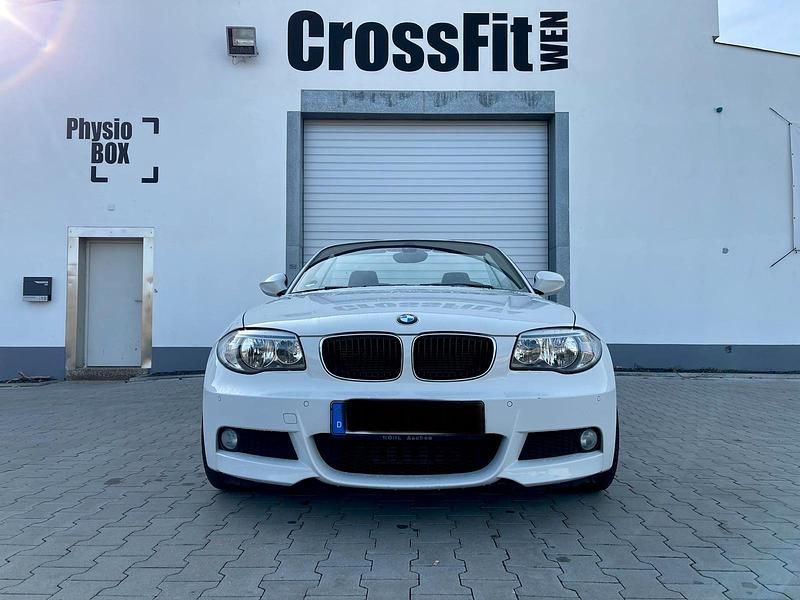 Weiß Gebraucht 2011 BMW 118 Cabriolet M Sport Cabrio | 7.999 € (Guter Preis) - Bild 1/4
