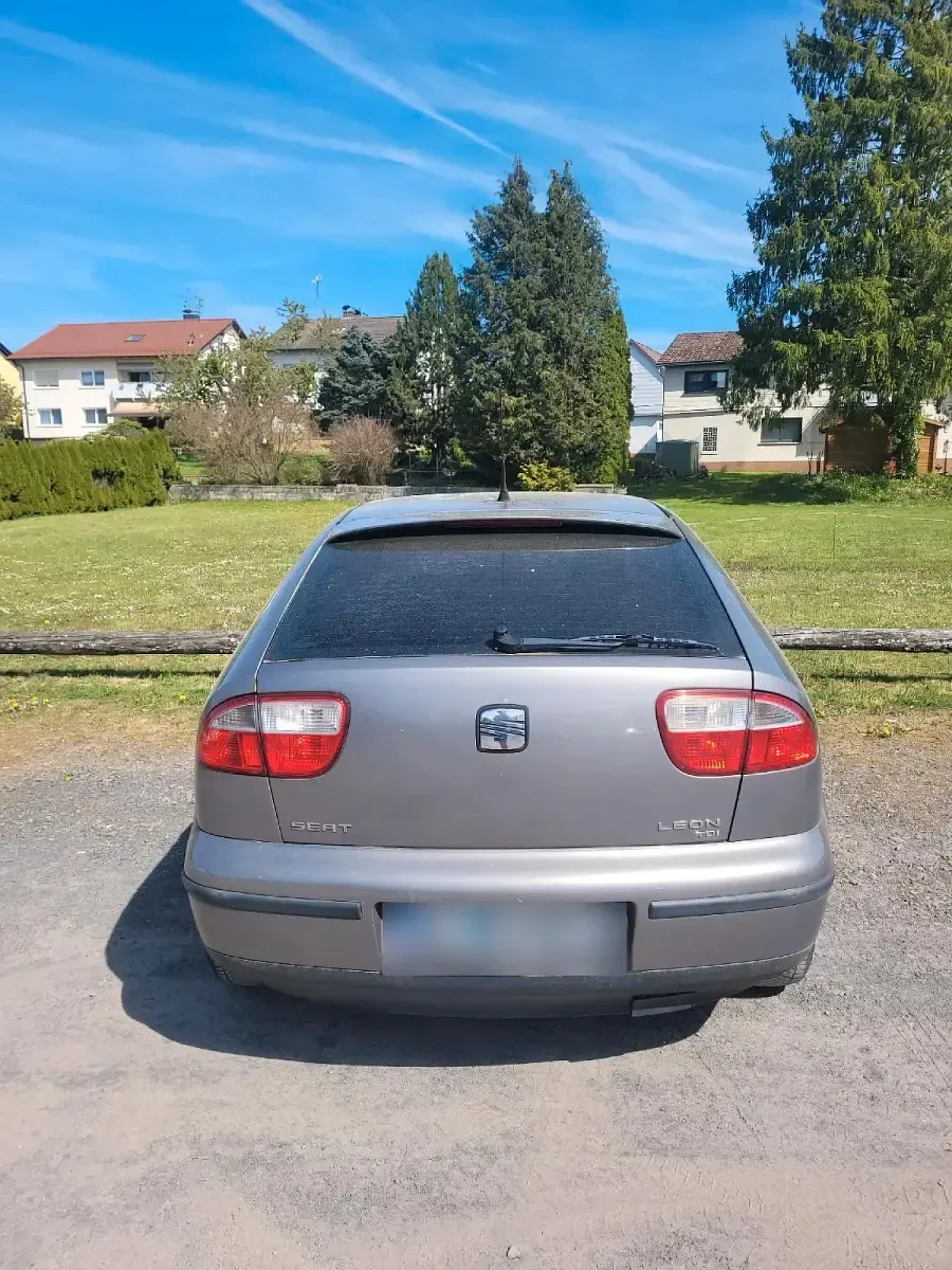 Second-hand Seat Leon 110 CP (80 kW) 2004 Argintiu Hatchback