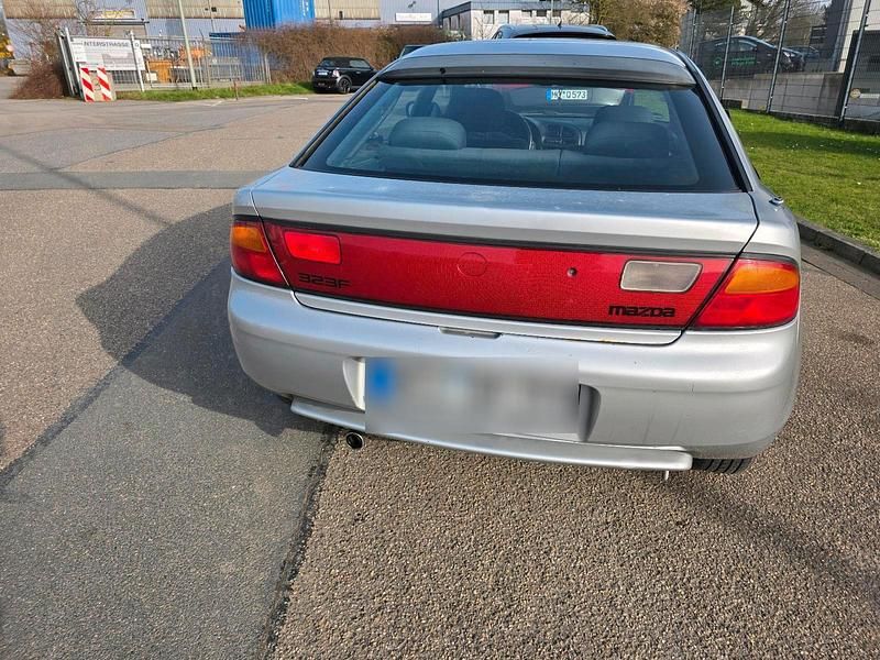 Gebraucht Mazda 323F 88 PS (64 kW) 1996 Grau Limousine