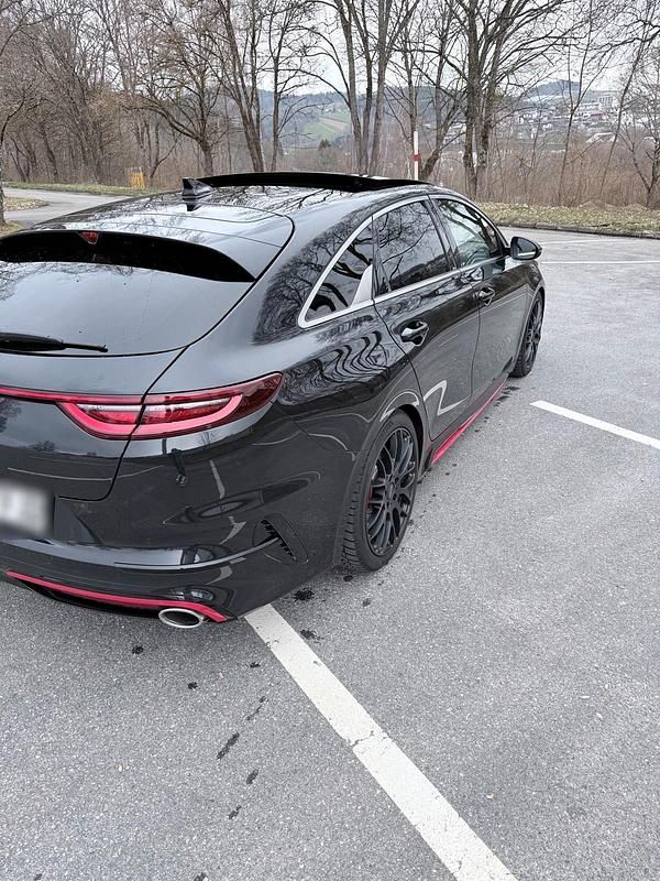 Gebraucht Kia ProCeed GT 204 PS (150 kW) 2023 Schwarz Kombi